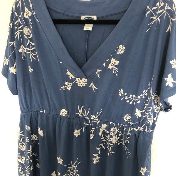Blue Floral Old Navy Maternity Top - Picture 3 of 5